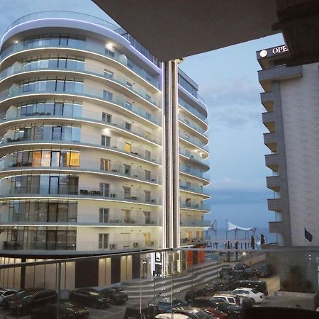 Luxury Apartment By The Sea Мамая Екстериор снимка