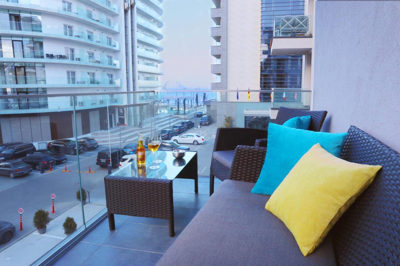 Luxury Apartment By The Sea Мамая Екстериор снимка